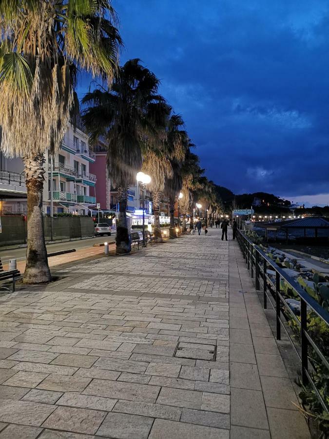 Raggio Di Sole Apartment เซสตรี เลวานเต ภายนอก รูปภาพ